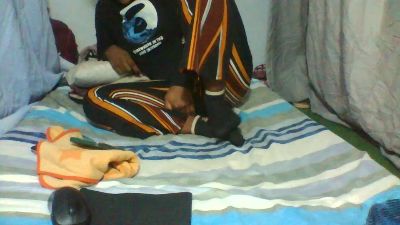 Joliebombe live cam on Cam4