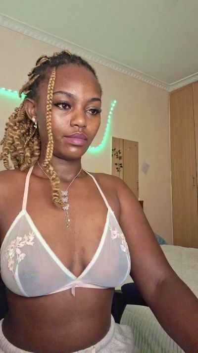 Jollie_ live cam on Cam4