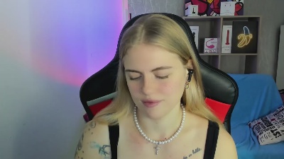 Jolly_Doll live cam on Cam4