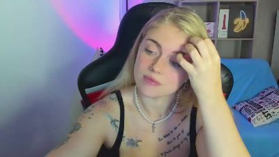 Jolly_Doll live cam on Cam4