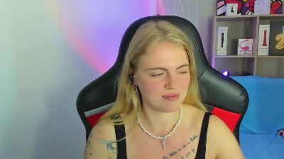 Jolly_Doll live cam on Cam4