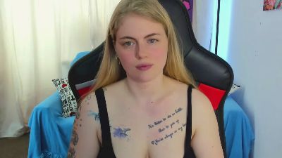 Jolly_Doll live cam on Cam4