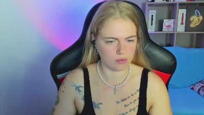 Jolly_Doll live cam on Cam4