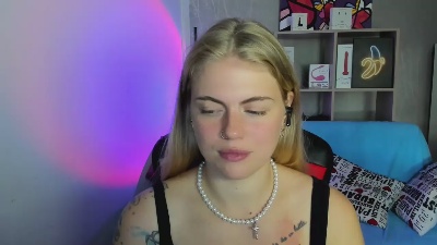 Jolly_Doll live cam on Cam4