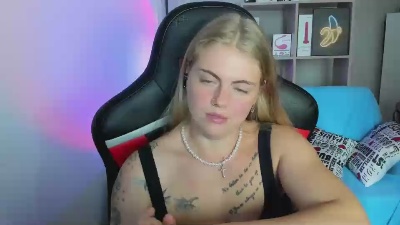 Jolly_Doll live cam on Cam4