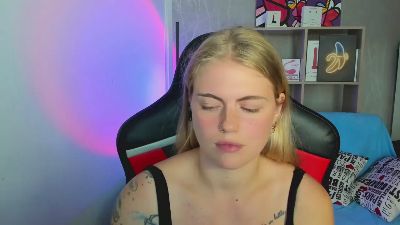 Jolly_Doll live cam on Cam4