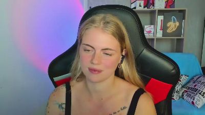 Jolly_Doll live cam on Cam4