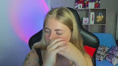 Jolly_Doll live cam on Cam4