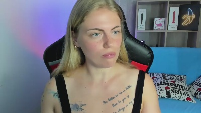 Jolly_Doll live cam on Cam4