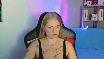 Jolly_Doll live cam on Cam4
