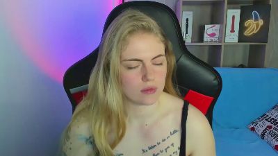 Jolly_Doll live cam on Cam4