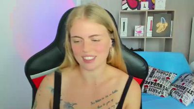 Jolly_Doll live cam on Cam4