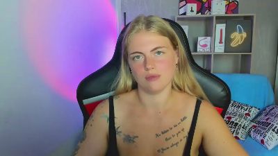 Jolly_Doll live cam on Cam4
