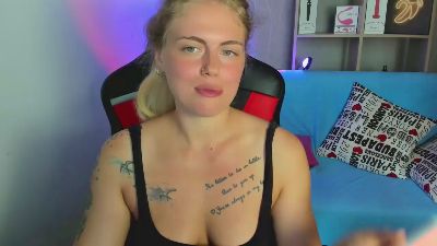 Jolly_Doll live cam on Cam4