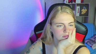 Jolly_Doll live cam on Cam4
