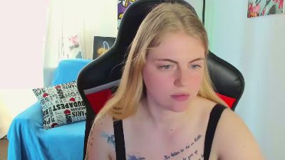 Jolly_Doll live cam on Cam4