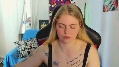 Jolly_Doll live cam on Cam4