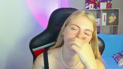 Jolly_Doll live cam on Cam4