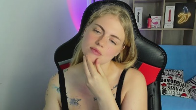 Jolly_Doll live cam on Cam4
