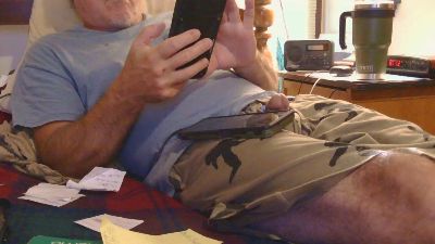 Jollyroger8000 live cam on Cam4