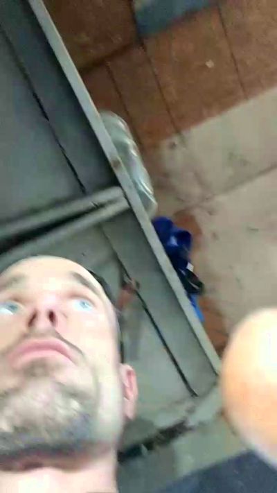 Jon4mom live cam on Cam4