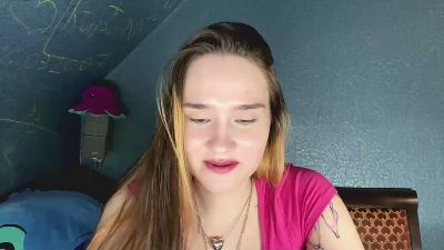 le modèle JonGluth est en webcam porno dans un show sur le site cam4, il possède les tags suivants: masturbation,deepthroat,C2C,cum,strapon,femdom,striptease