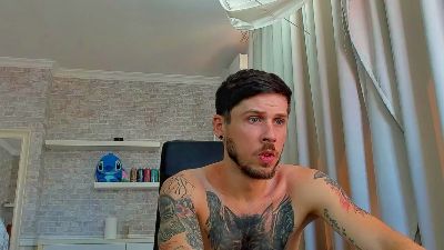 JonahShaw live cam on Cam4
