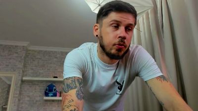 JonahShaw live cam on Cam4