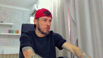 JonahShaw live cam on Cam4