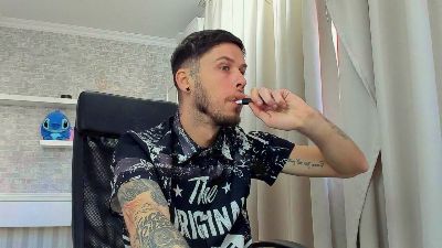JonahShaw live cam on Cam4