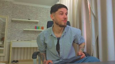 JonahShaw live cam on Cam4