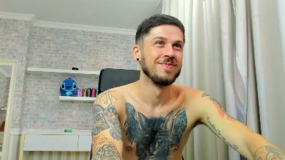 JonahShaw live cam on Cam4
