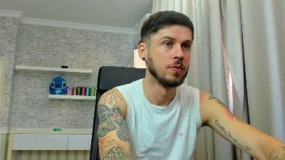 JonahShaw live cam on Cam4