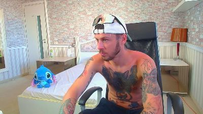 JonahShaw live cam on Cam4