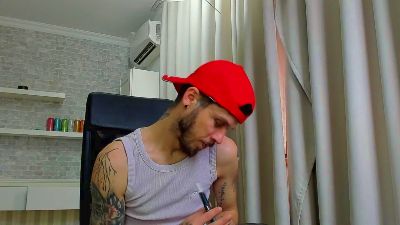 JonahShaw live cam on Cam4