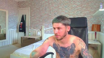 JonahShaw live cam on Cam4