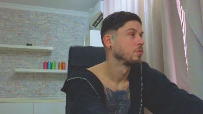 JonahShaw live cam on Cam4