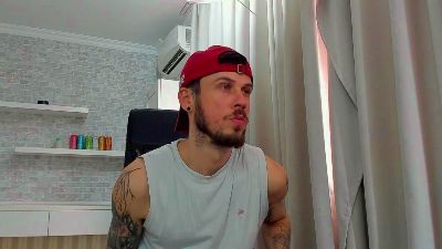 JonahShaw live cam on Cam4