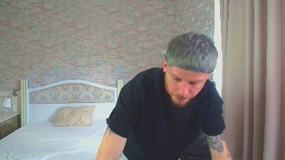 JonahShaw live cam on Cam4