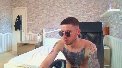 JonahShaw live cam on Cam4