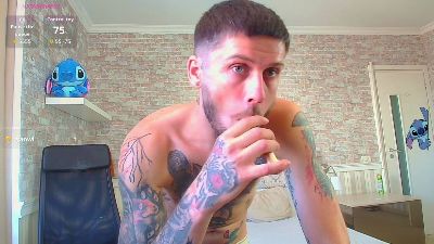 JonahShaw live cam on Cam4
