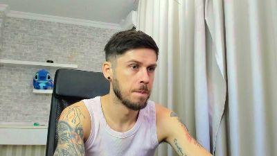 JonahShaw live cam on Cam4