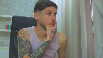 JonahShaw live cam on Cam4