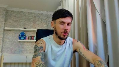 JonahShaw live cam on Cam4
