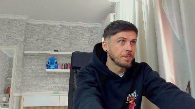 JonahShaw live cam on Cam4