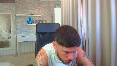 JonahShaw live cam on Cam4