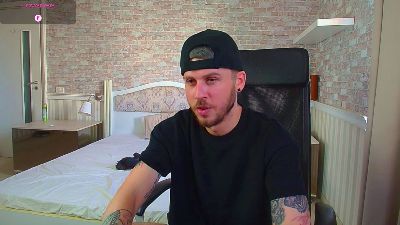 JonahShaw live cam on Cam4