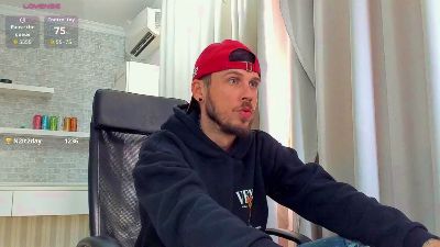JonahShaw live cam on Cam4