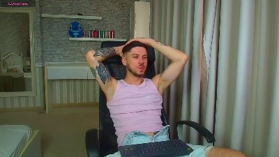JonahShaw live cam on Cam4