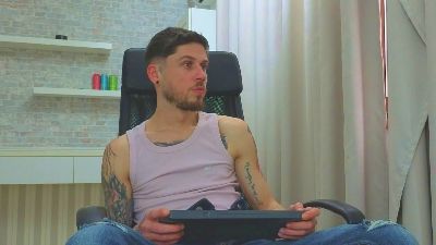 JonahShaw live cam on Cam4